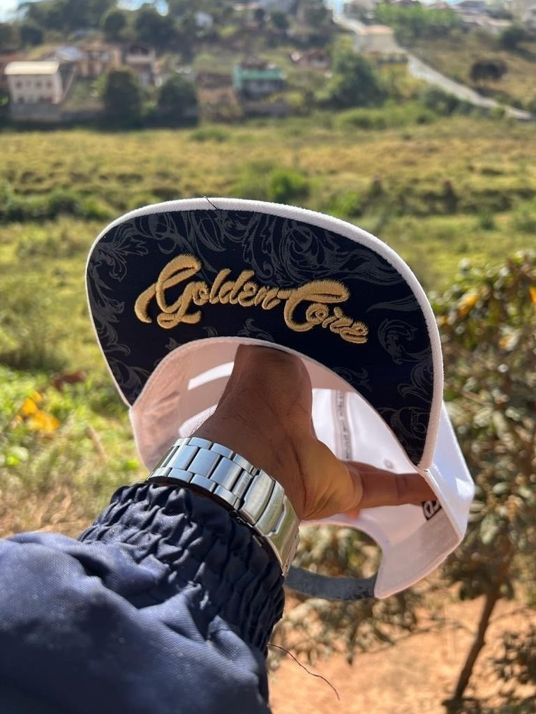 Boné Mcd Golden Core Branco Aba Reta Fitão Preto - Alfashop